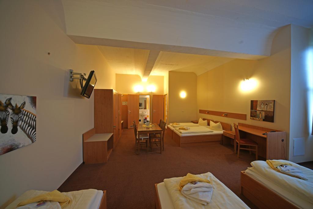 Siegfriedshof Hotel Берлин Стая снимка