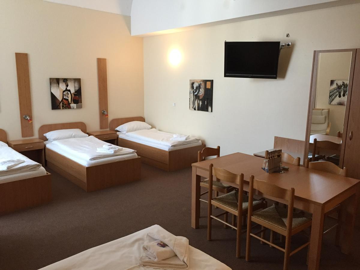 Siegfriedshof Hotel Берлин Екстериор снимка