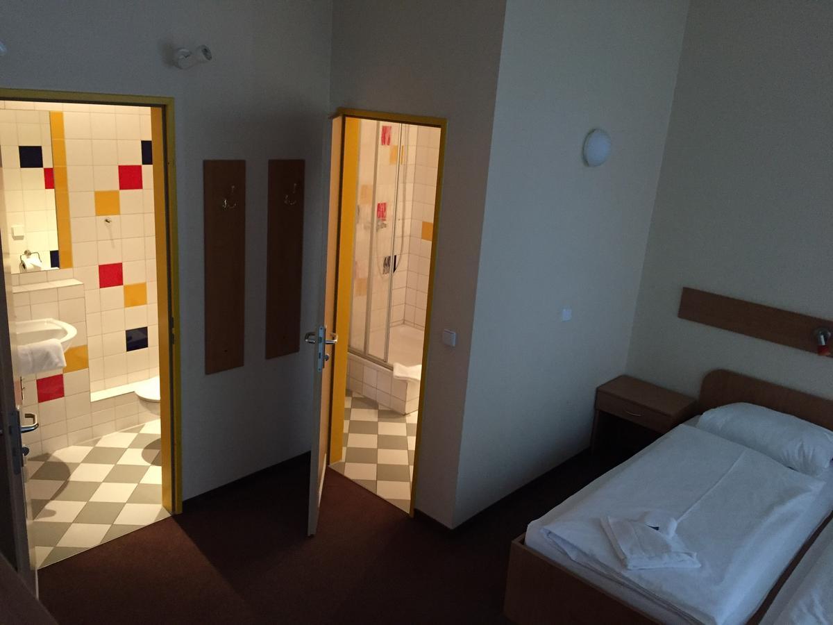 Siegfriedshof Hotel Берлин Екстериор снимка